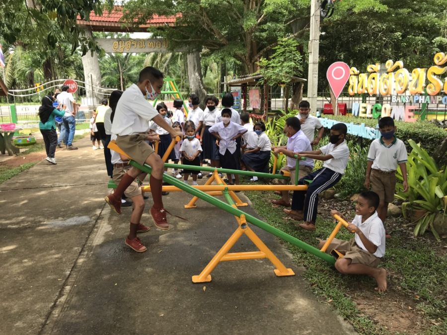 2017 — mosque / school fence / referee kits